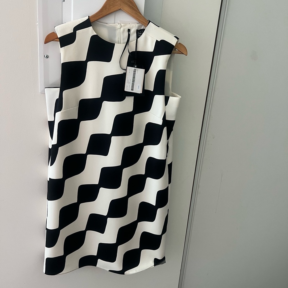Black and White Pop Prints Sleeveless Dress NWT